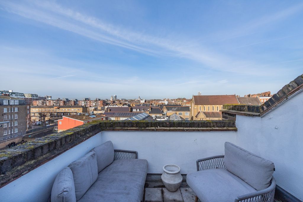 Property photo 2 of 21 Fabulous Terrace