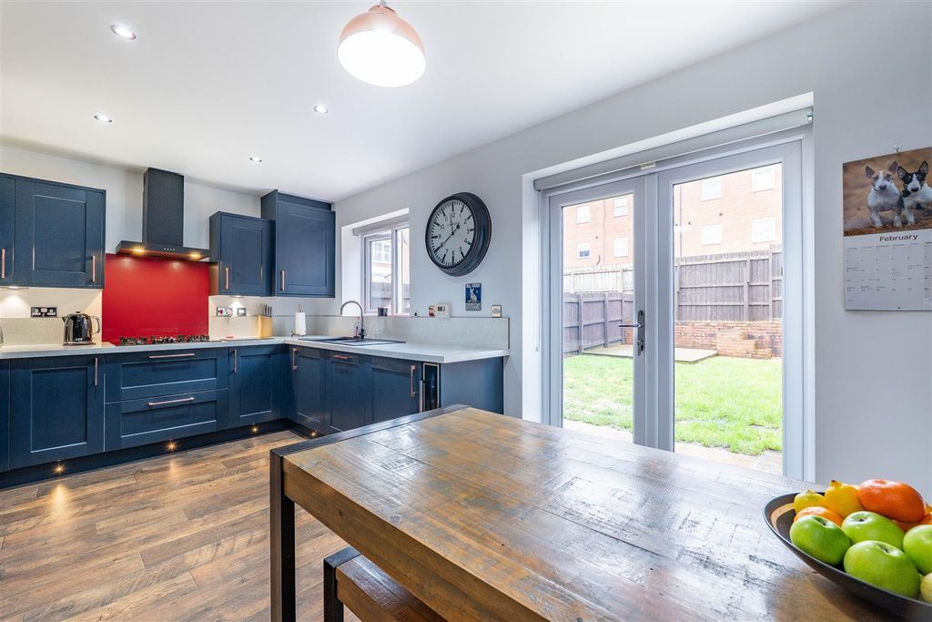 Property photo 3 of 24 Kitchen/Dining Room