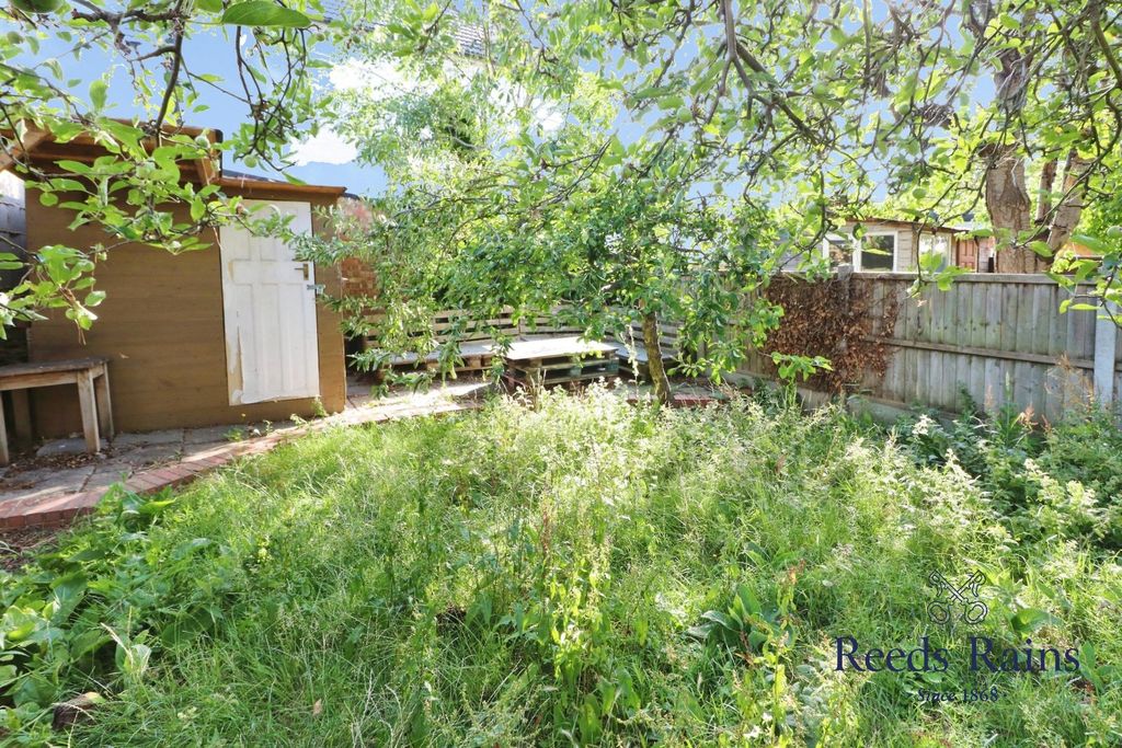 Property photo 3 of 13 Picture No. 02
