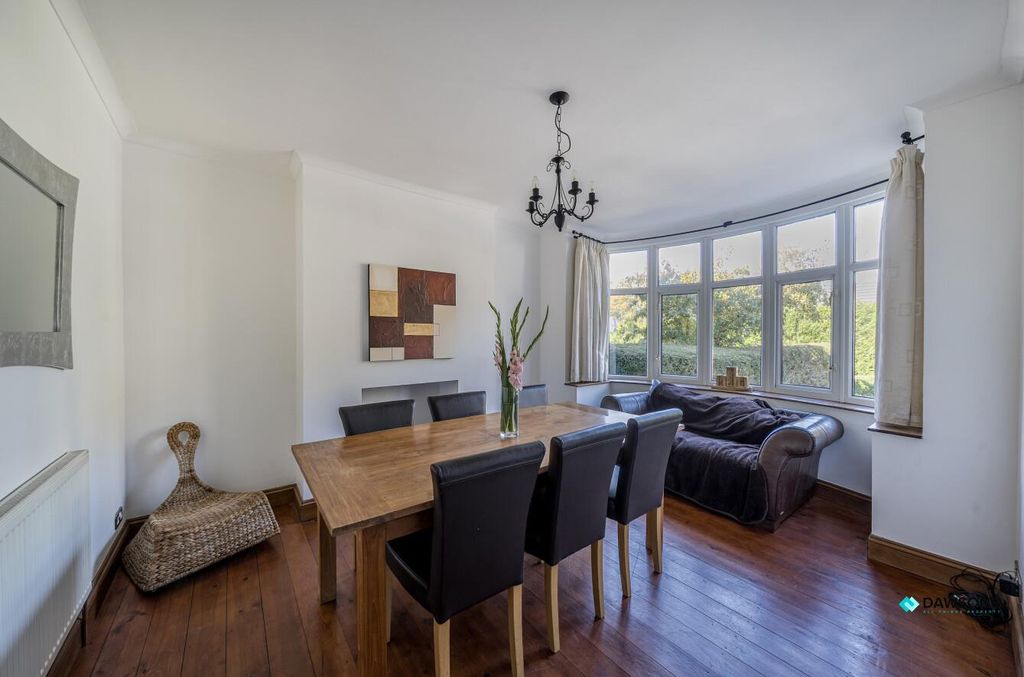 Property photo 2 of 39 c5650001-1d29-4Fd1-Ac75-F6Fe079Dfd3d.Jpg