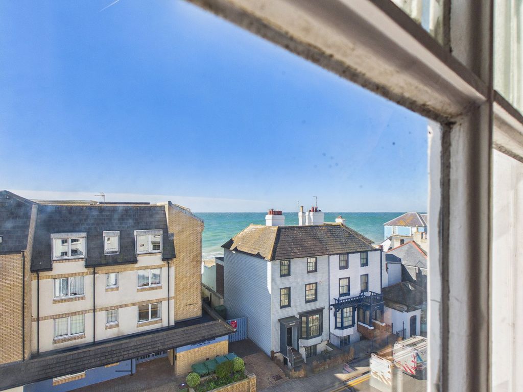 Property photo 2 of 12 Sea View