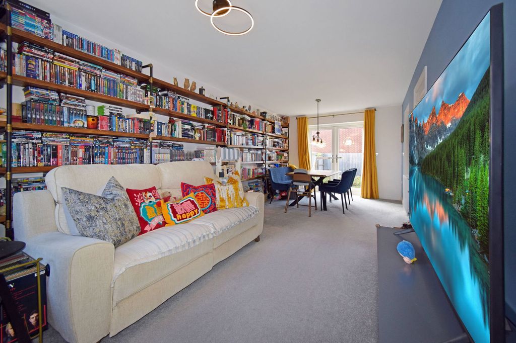 Property photo 3 of 14