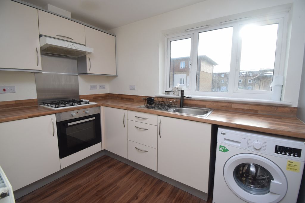 Property photo 2 of 9 Kitchen