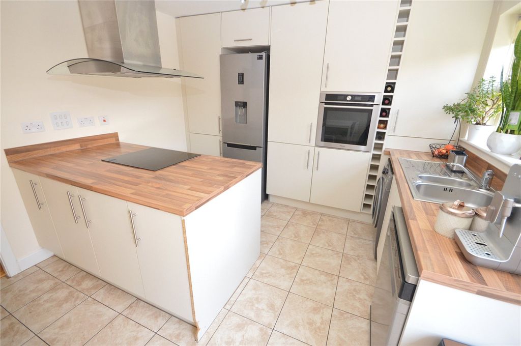 Property photo 2 of 11 Picture No. 09