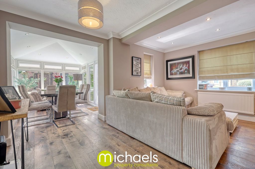 Property photo 3 of 27