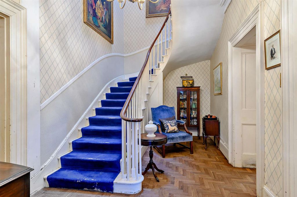 Property photo 3 of 27 Hall.Jpg