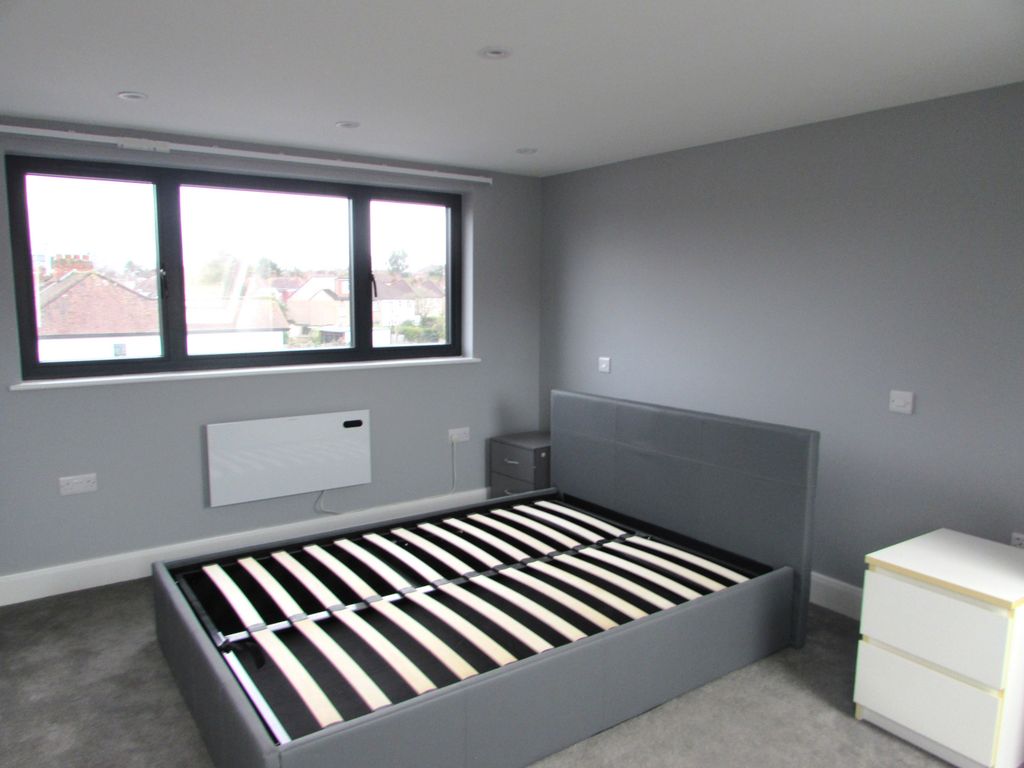 Property photo 1 of 3 Room