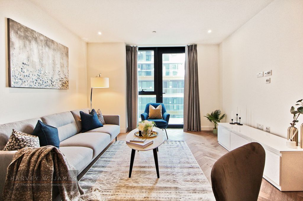 Property photo 3 of 43