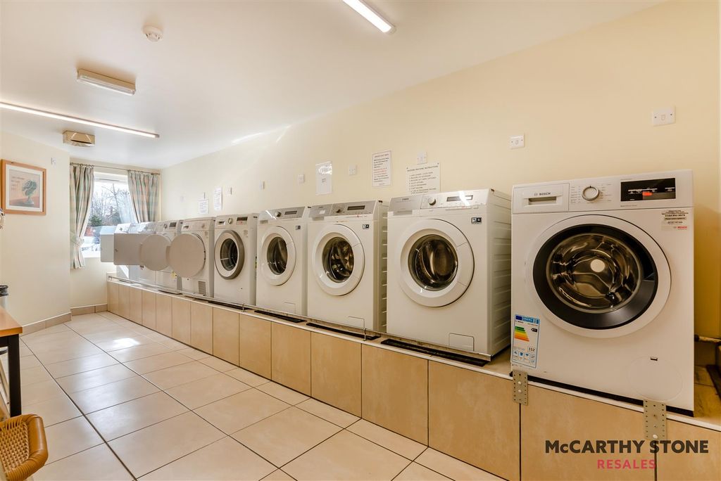 Additional image 19 of 2 bed flat for saleBenedict Court, Western Avenue, Newbury, Berkshire RG14