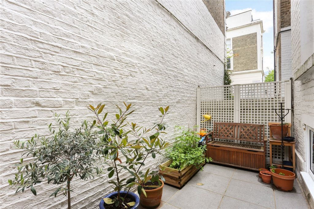Property photo 3 of 16 3
