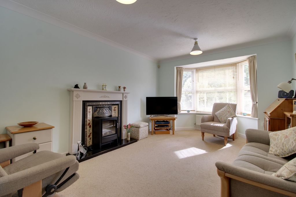 Property photo 2 of 19