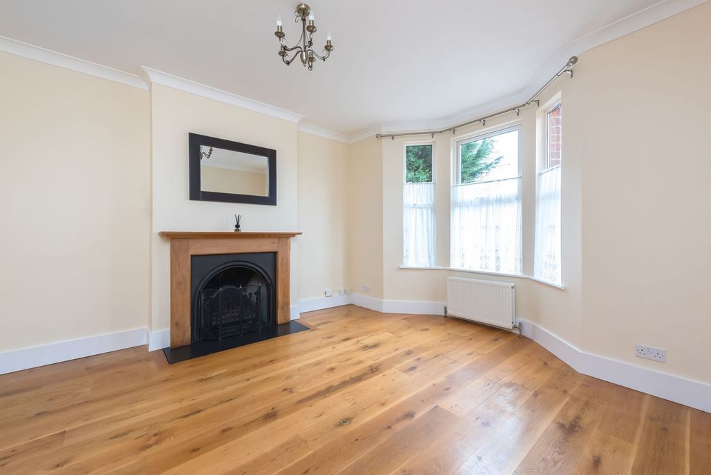 Property photo 2 of 21 Lounge