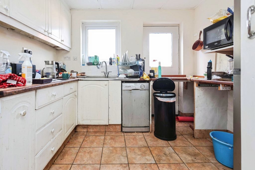 Property photo 3 of 15 Pbox-Img.Jpg