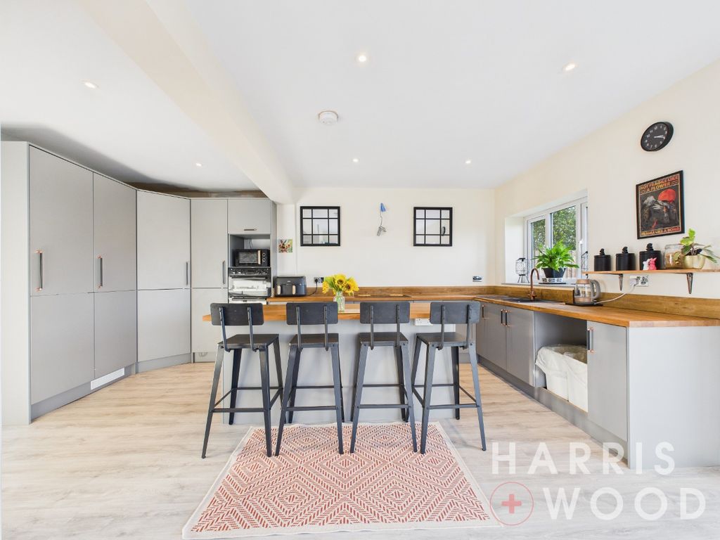 Property photo 3 of 26 4836976