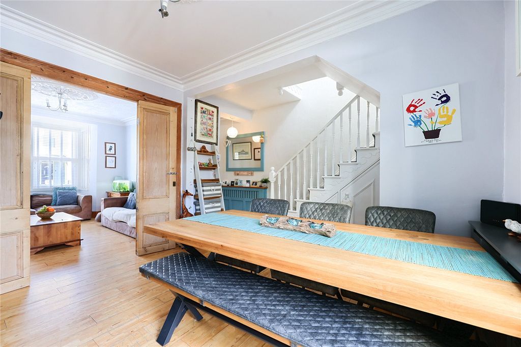 Property photo 3 of 16 Picture No. 05