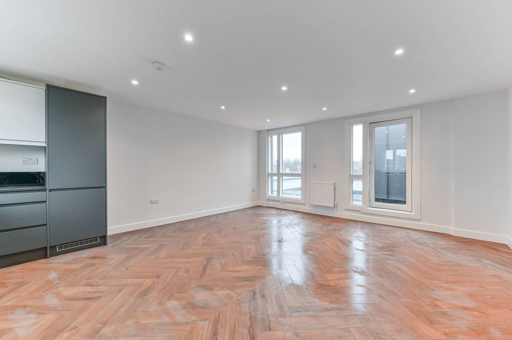Property photo 1 of 9
