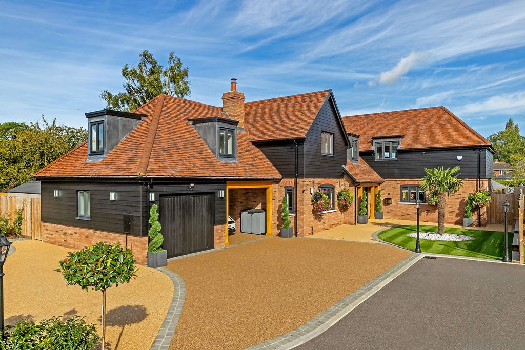 Property photo 1 of 40