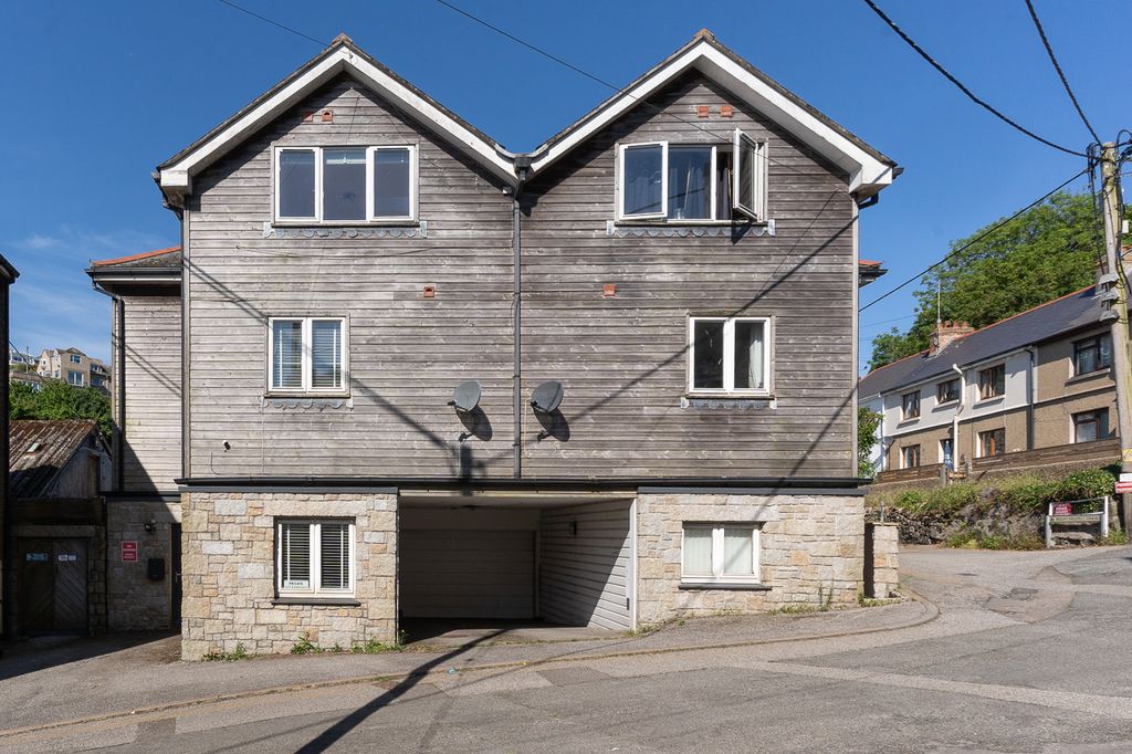 Property photo 1 of 36