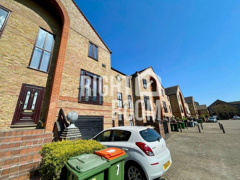 Property photo 2 of 5