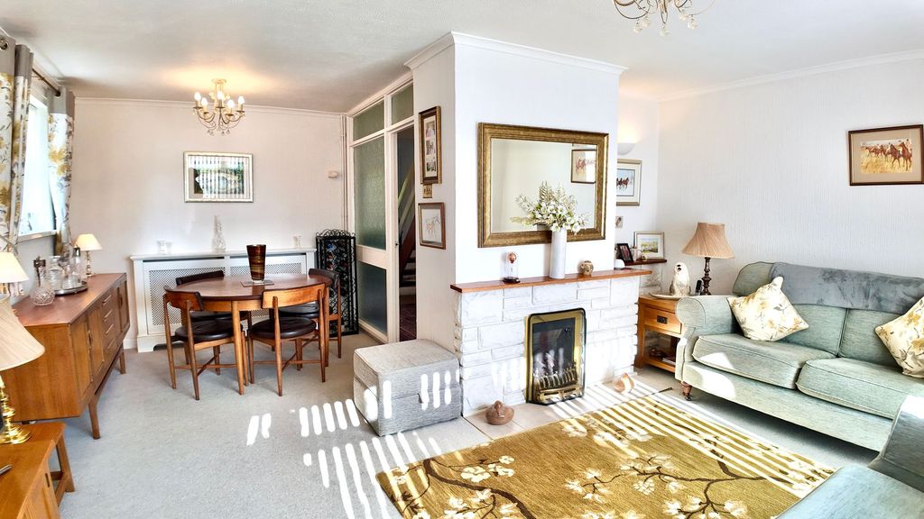 Property photo 2 of 30