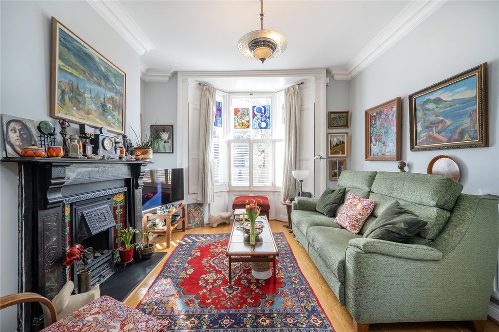 Property photo 3 of 15 Reception