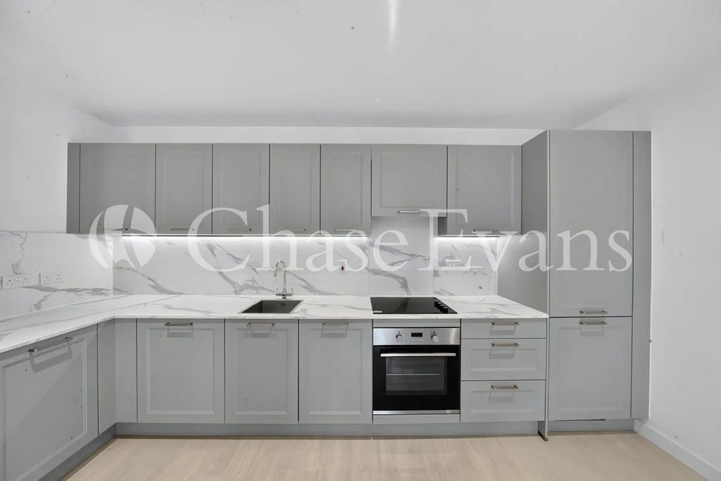 Property photo 3 of 13 Kitchen