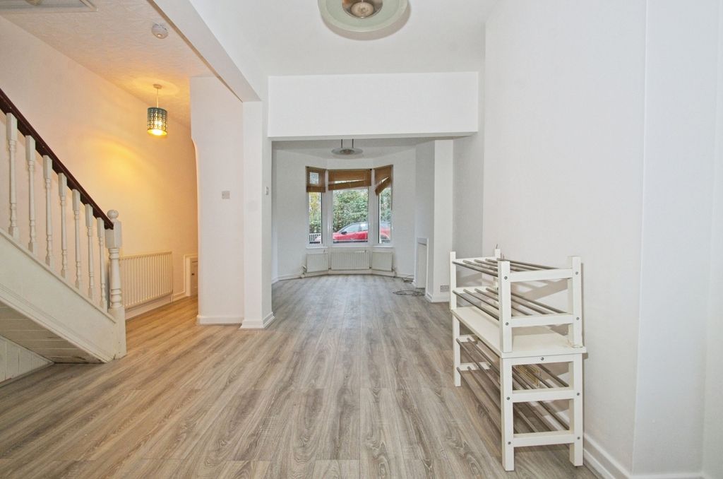 Property photo 3 of 17 Living/Dining Area