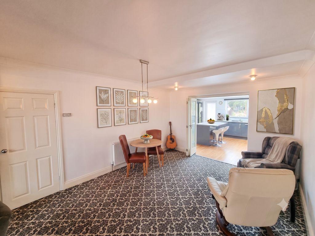 Property photo 3 of 14 Dining Room