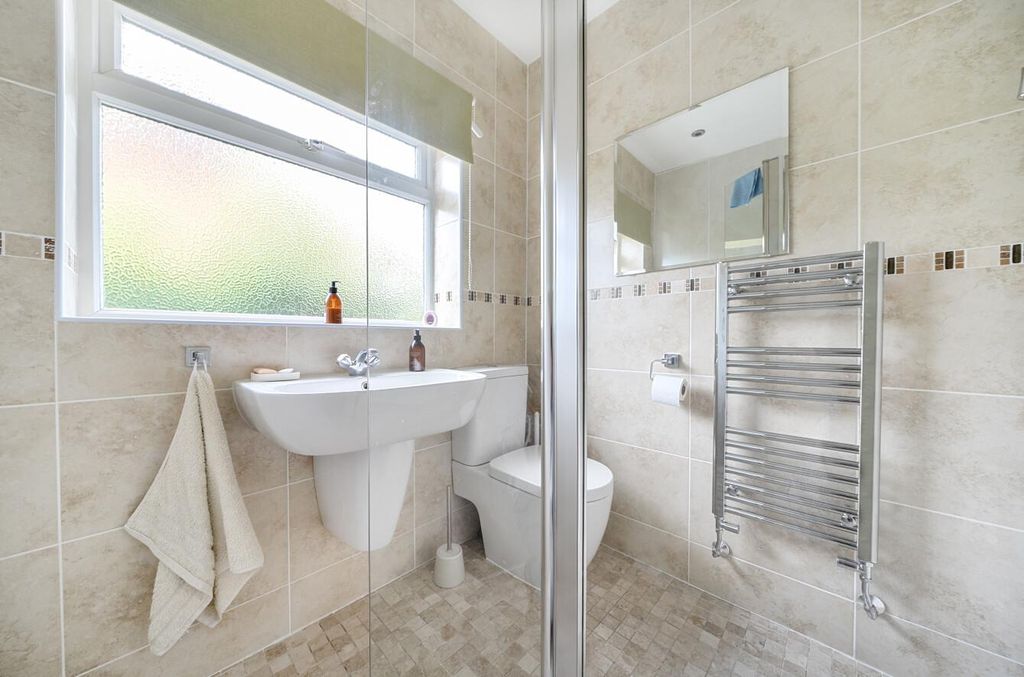 Property photo 3 of 19 1493949-9-6A5A3d30B8c00.Jpg