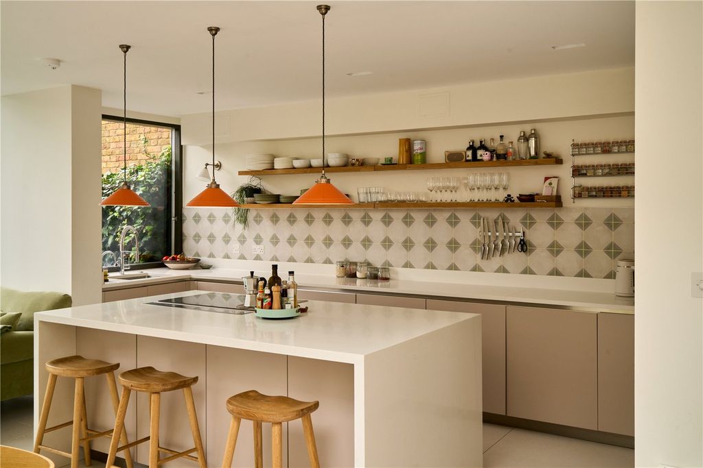 Property photo 2 of 27 Kitchen/Dining