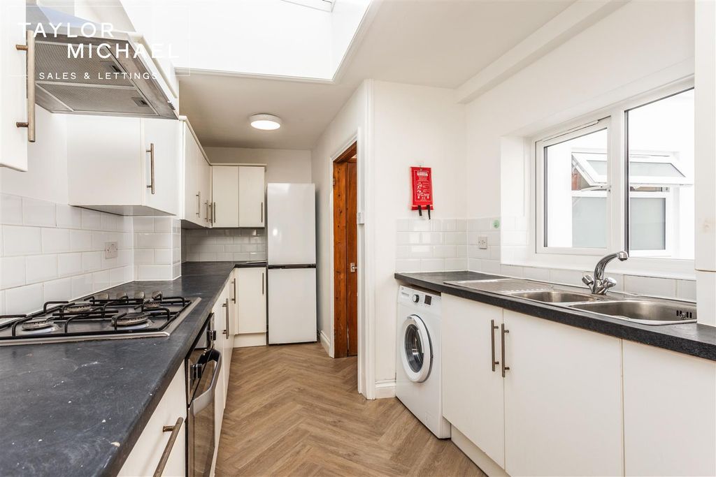 Property photo 2 of 40 Kitchen