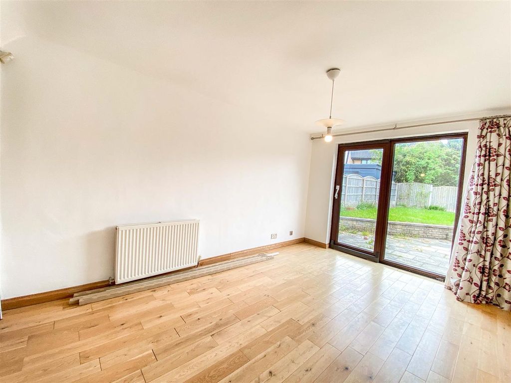 Property photo 3 of 14 Dining Room