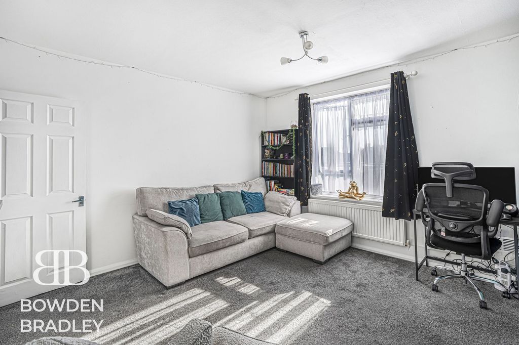 Property photo 3 of 14