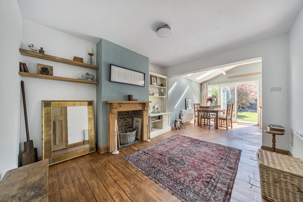 Property photo 3 of 12