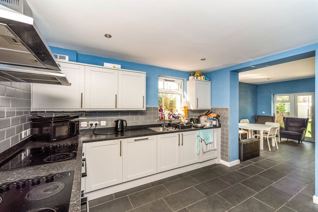 Additional image 4 of 8 bed terraced house for saleClare Street, Cardiff CF11