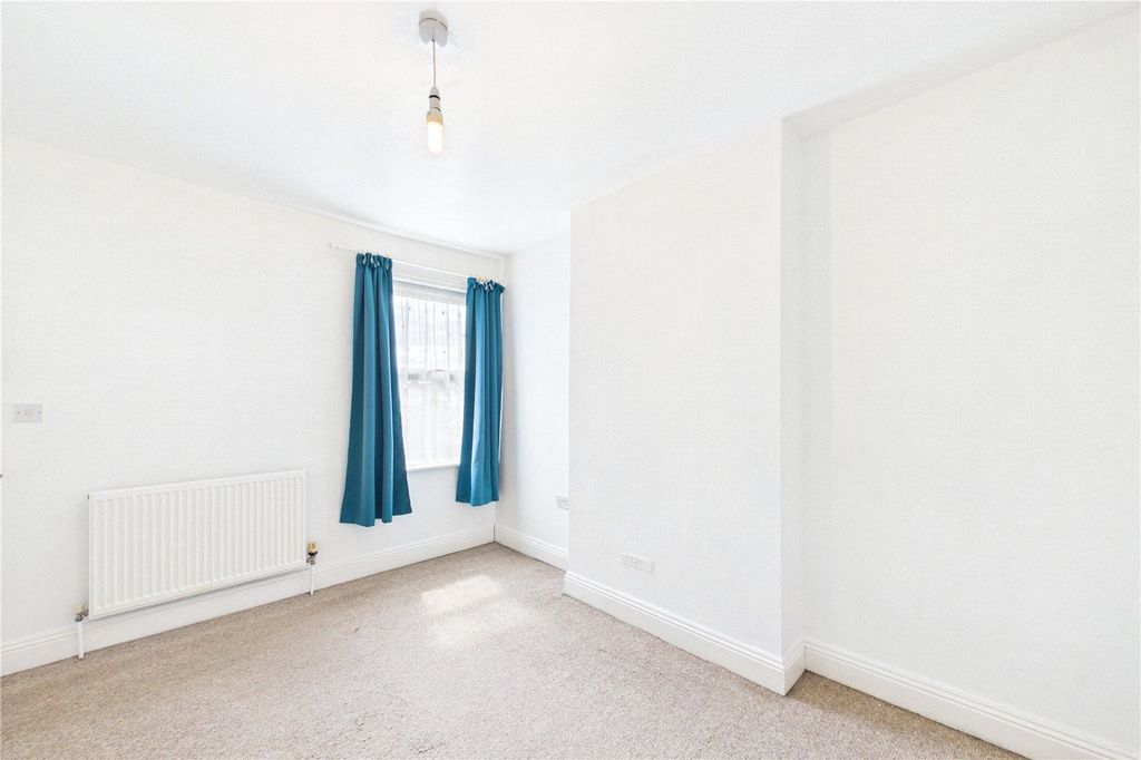 Property photo 3 of 17 Picture No. 06