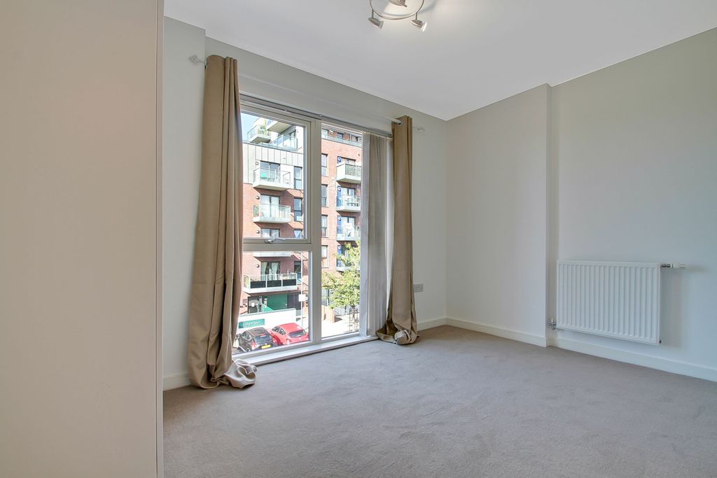 Property photo 3 of 10