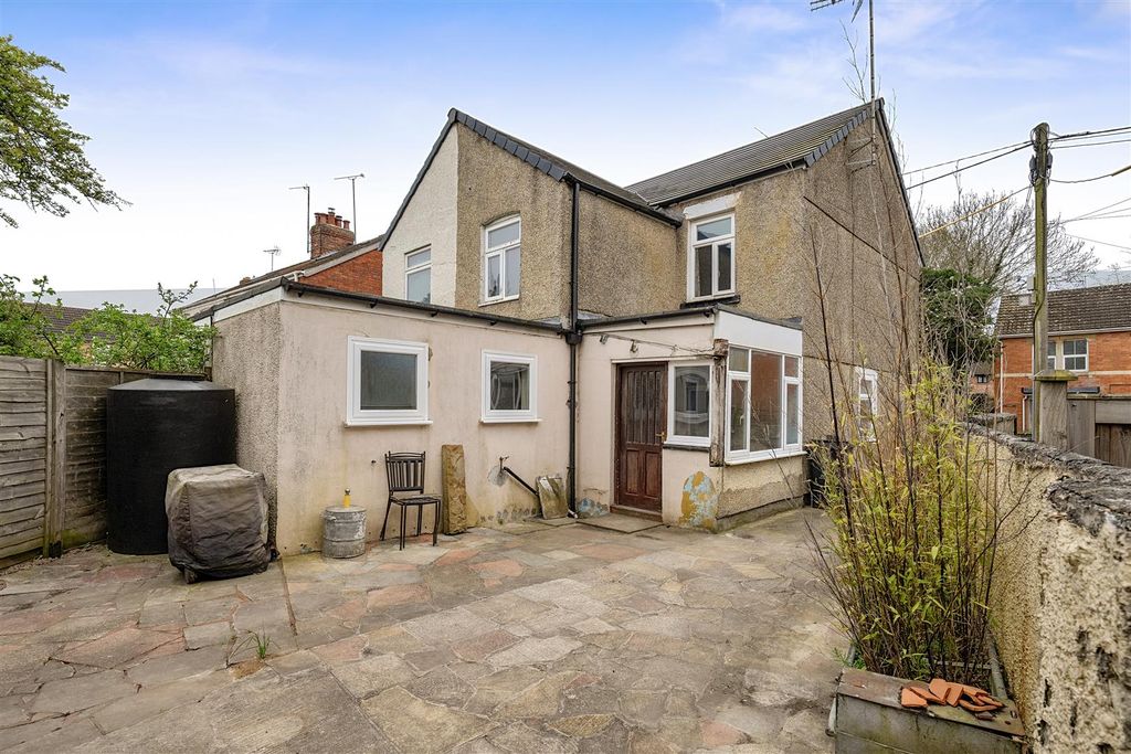 Property photo 2 of 14 1441768-15-69d8A53E310A6.Jpg