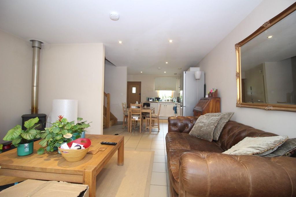 Property photo 2 of 13 Img_2056.Jpg