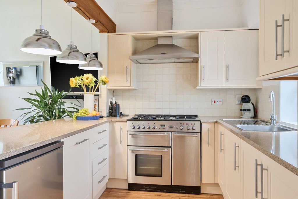 Property photo 3 of 22 1334607-10-6899E11c2B193