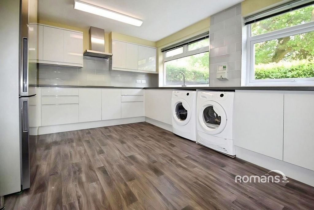 Property photo 1 of 8 Pbox-Img.Jpg