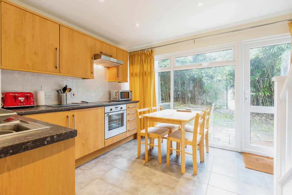 Property photo 3 of 14 Kitchen