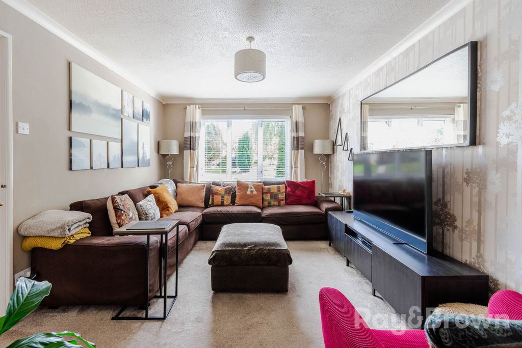Property photo 2 of 46