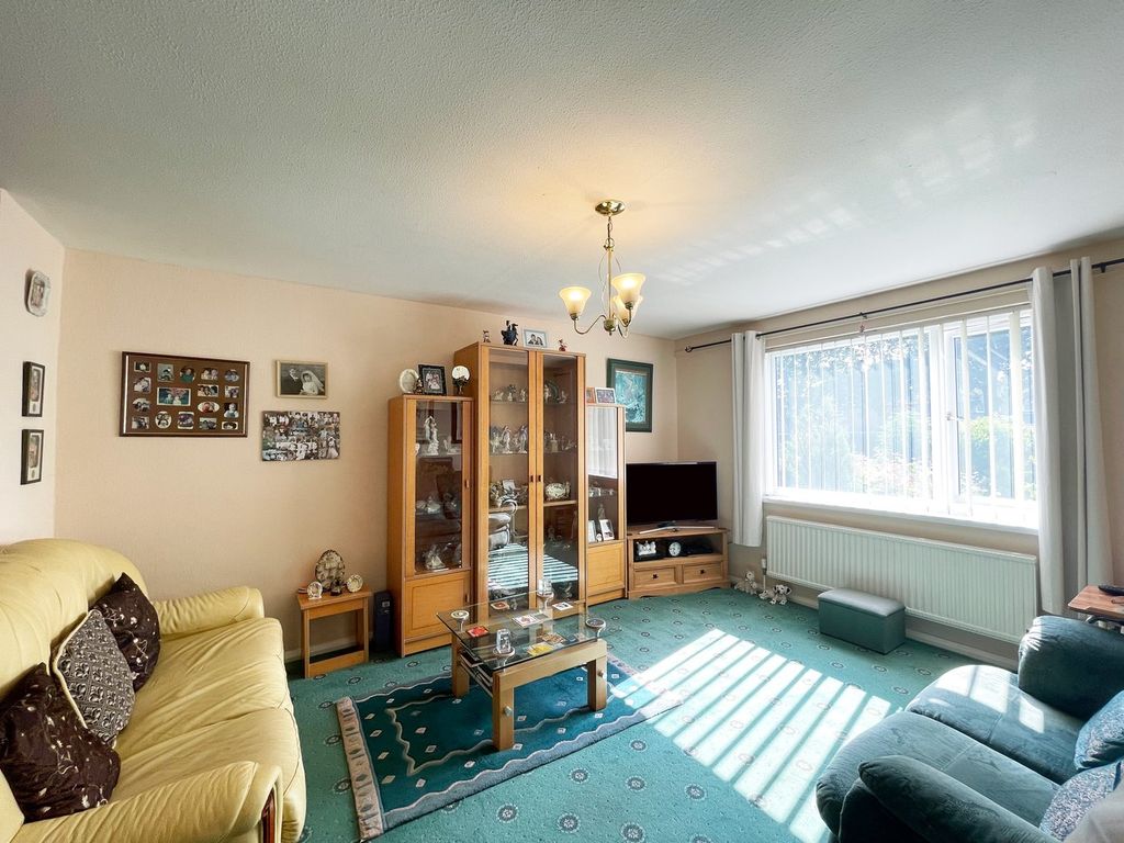 Property photo 2 of 31