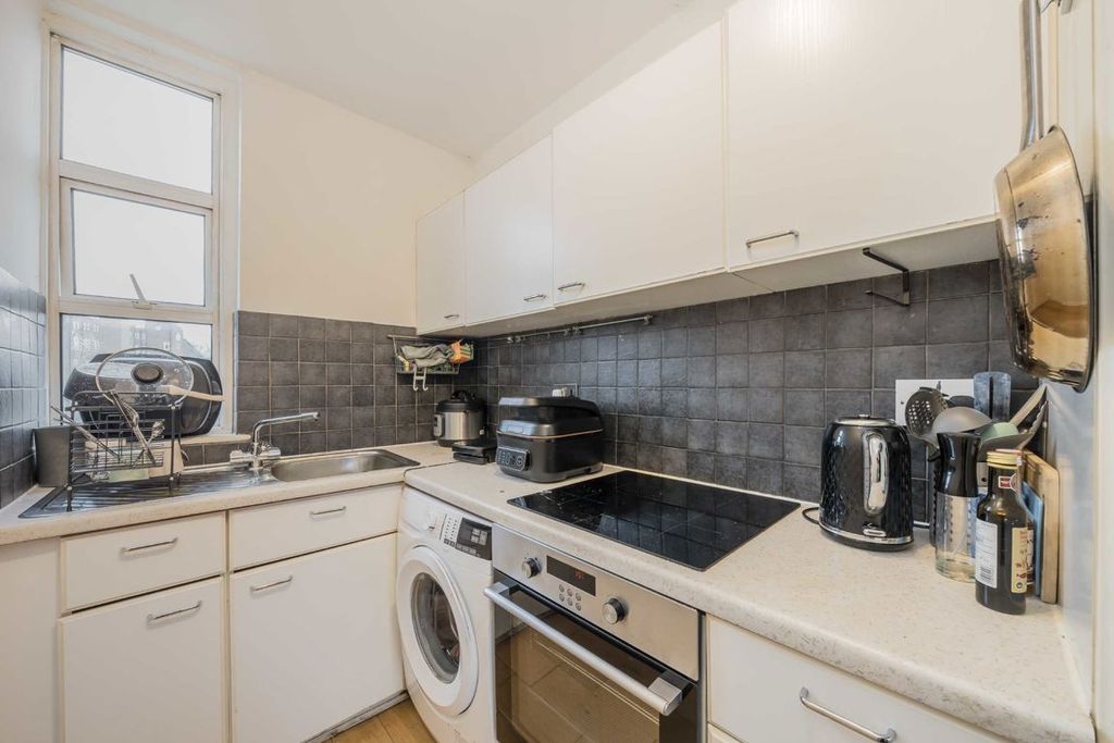 Property photo 3 of 4