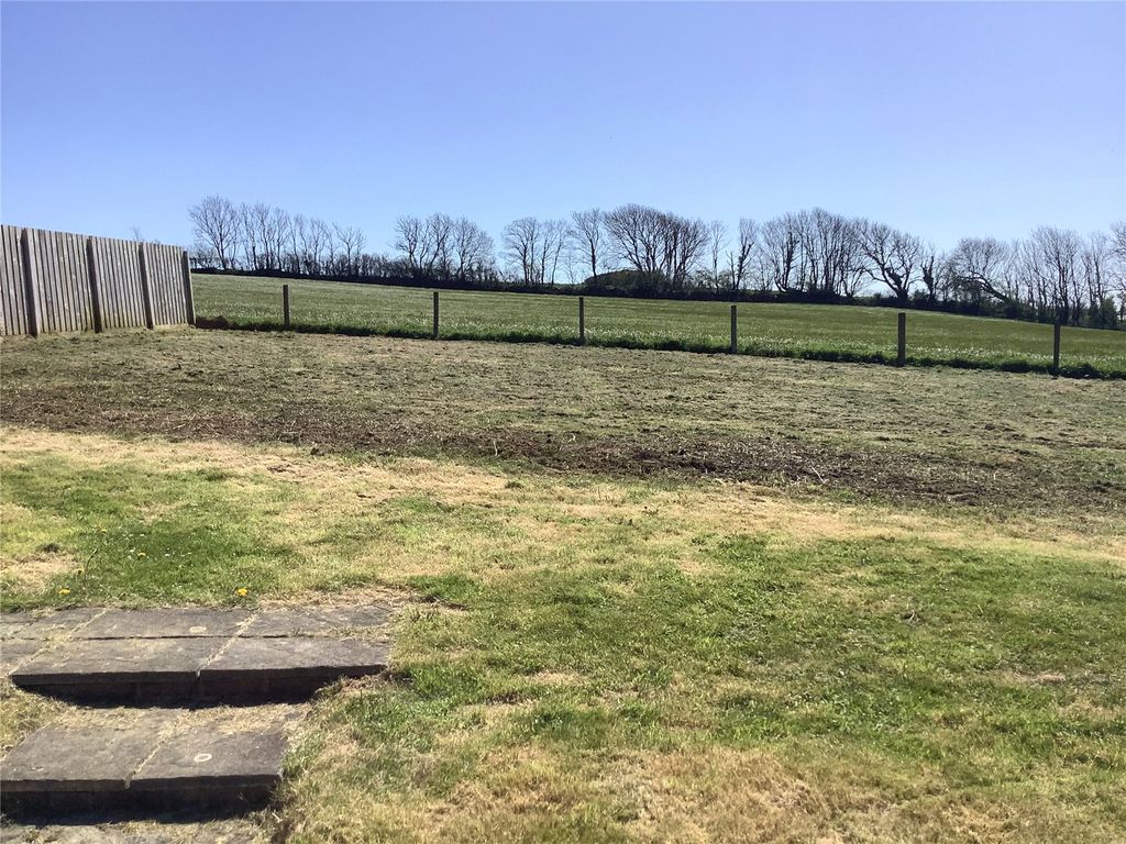 Property photo 2 of 22 Picture No. 29