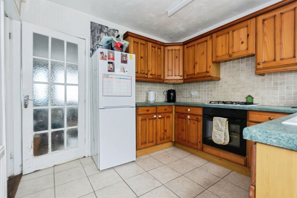 Property photo 2 of 17