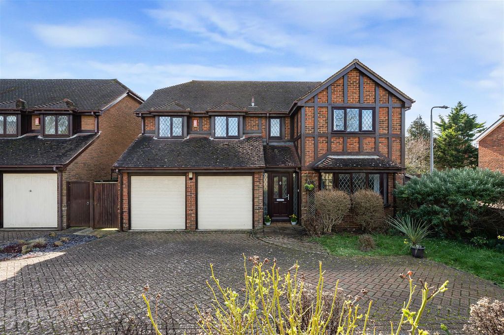 Property photo 1 of 20 Front