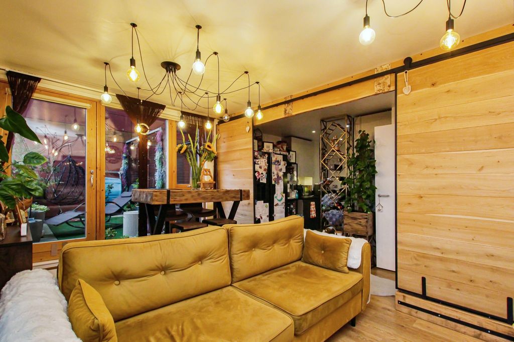 Property photo 3 of 15 Lounge/Dining Room