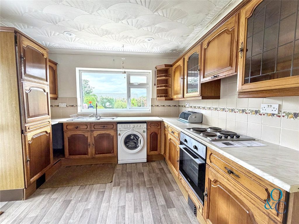 Property photo 3 of 11 Picture No. 10